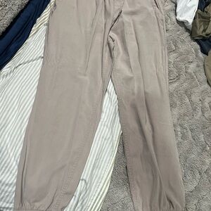 Old navy women’s Tan capris